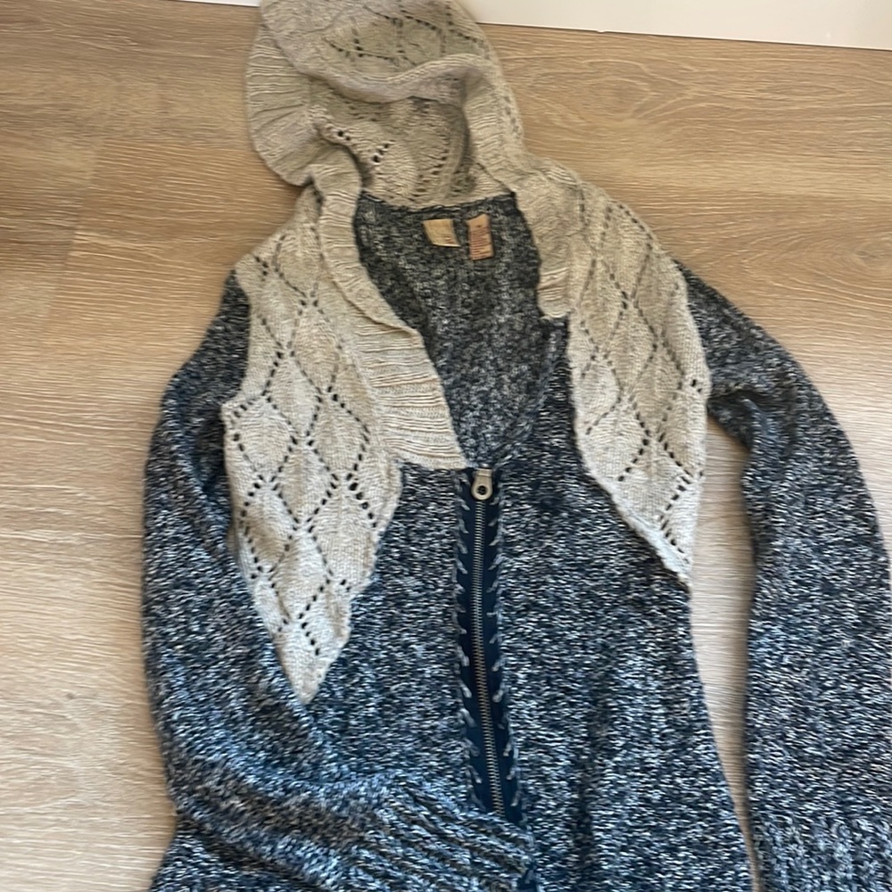 Hooded BKE womens zip up sweater